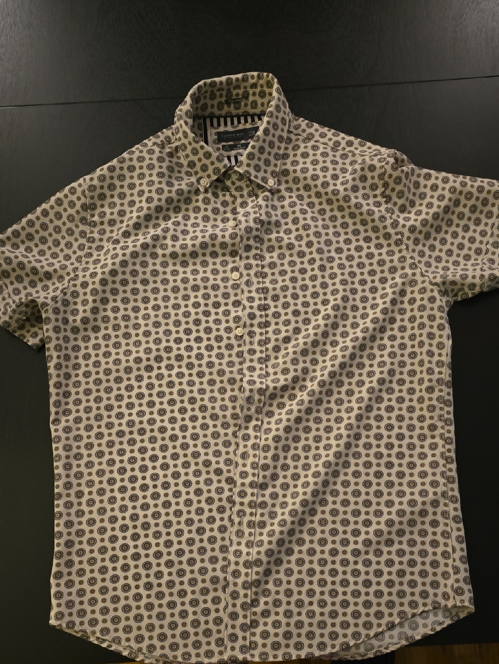 Casual Short-Sleeve Button-Down Shirt - Cream with Navy/Brown Geometric Print